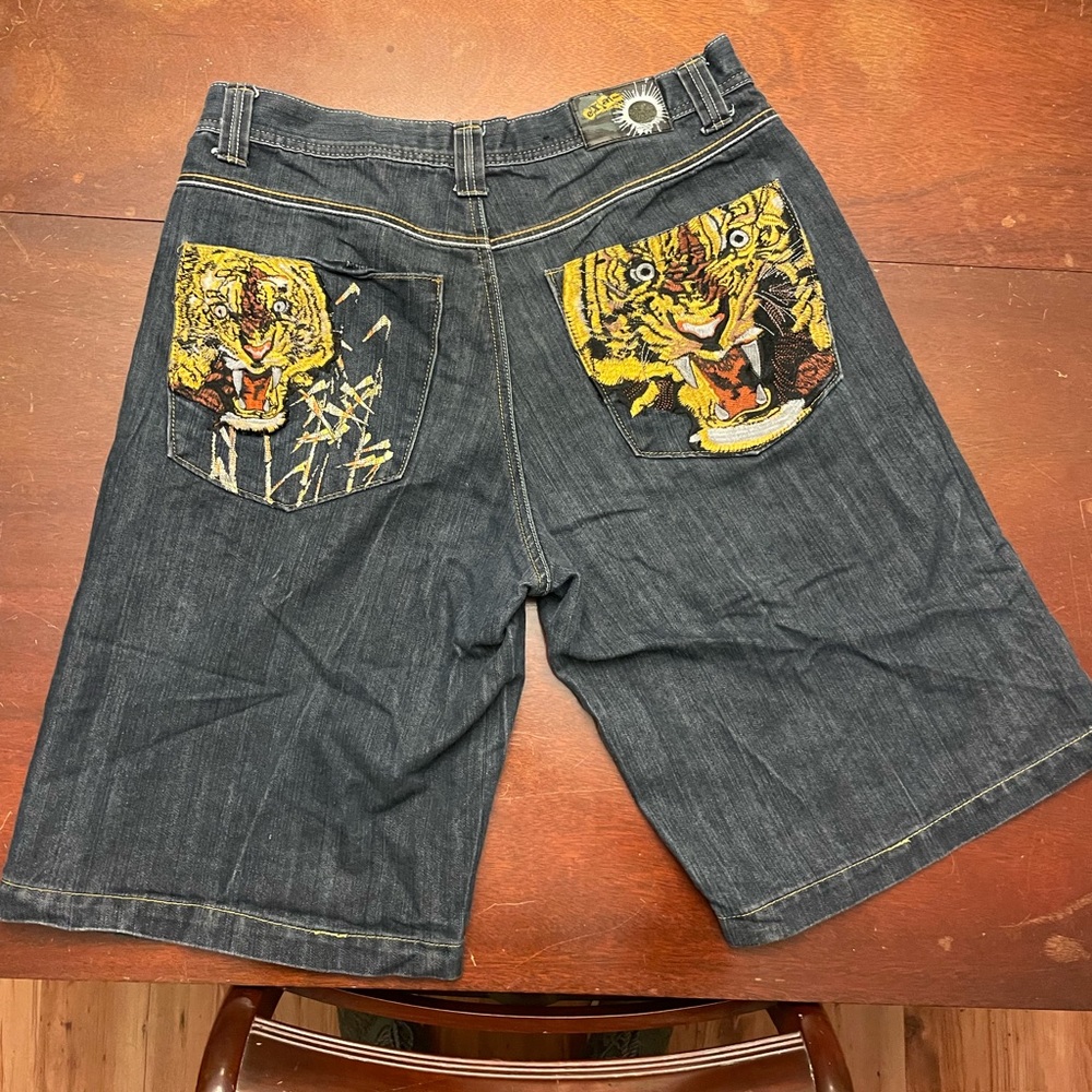 (SOLD) super fire exa jeans with the tigers embroidered on the back pockets 🐅🔥
